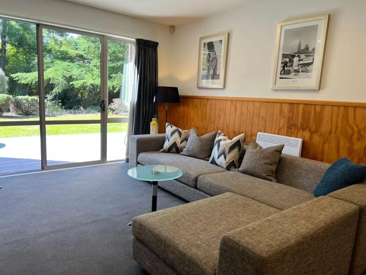 Spacious Suburban Hideaway Christchurch