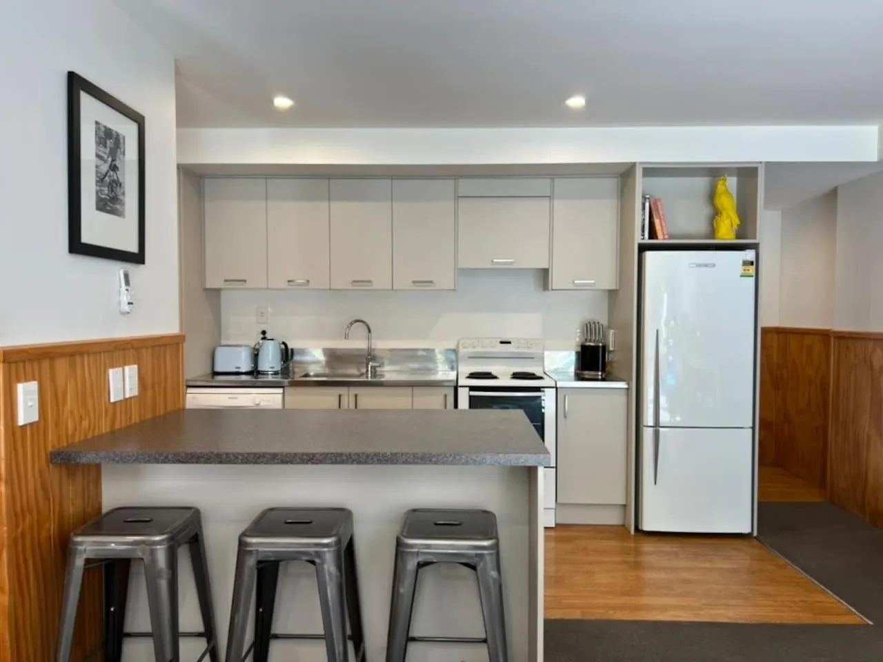 Spacious Suburban Hideaway Christchurch Holiday home